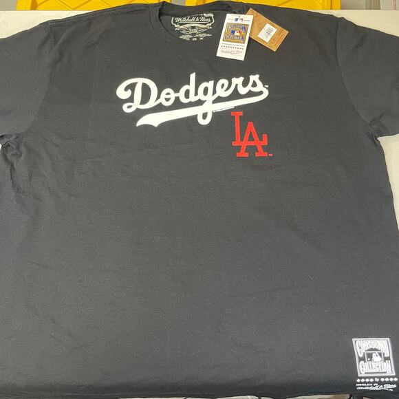 Los Angles Dodgers Mitchell & Ness Black Logo T-Shirt - Picture 1 of 2